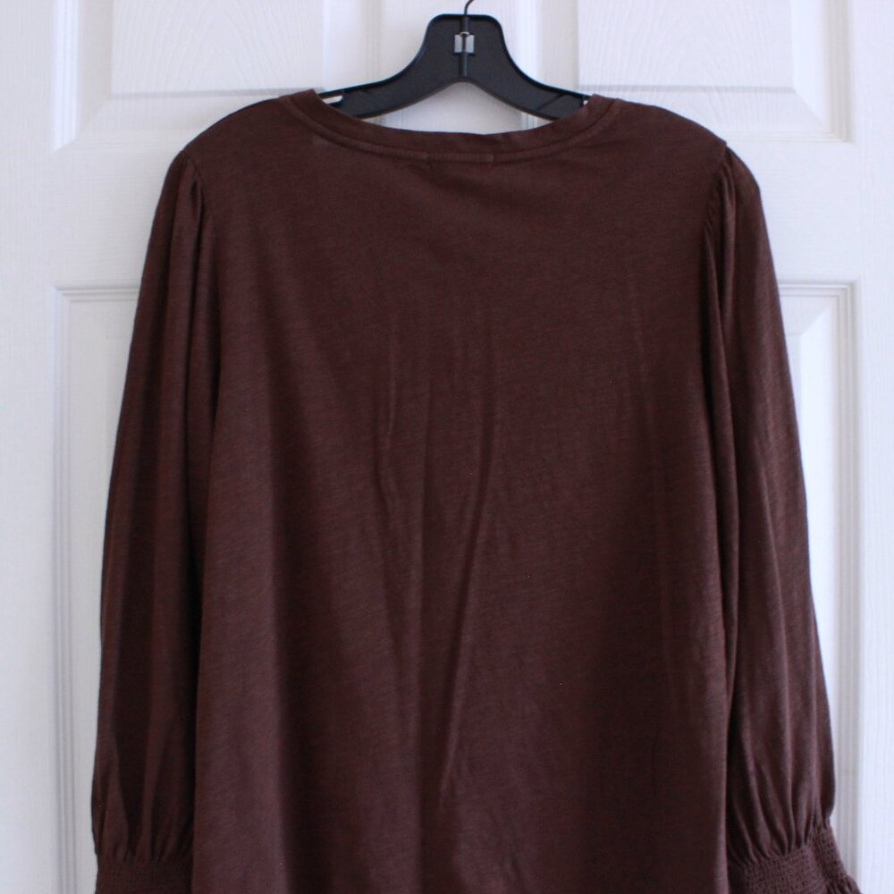NWOT Sundry Princess Long Sleeve V Neck Ruched Cuffs Pima Cotton Tee Java Brown - Picture 7 of 10